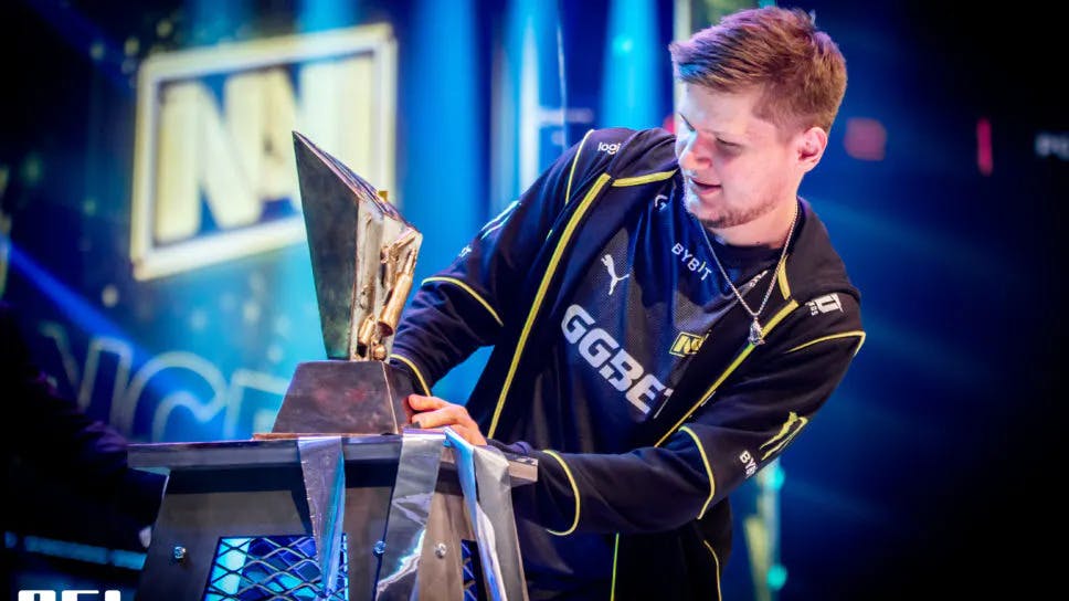 s1mple promete um retorno ao Counter Strike