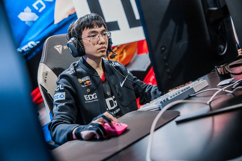 Flandre makes the move to JD Gaming for 2024 LPL season