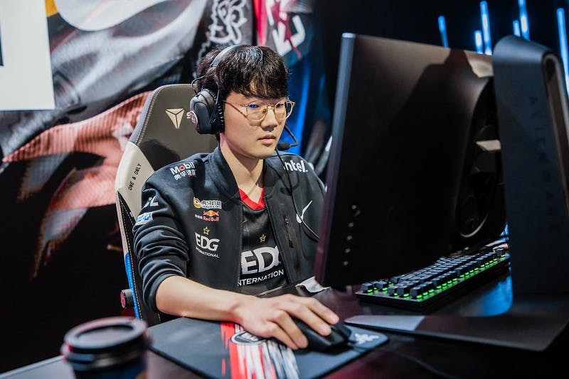 VIPER Retained by Hanwha Life Esports for One More Year