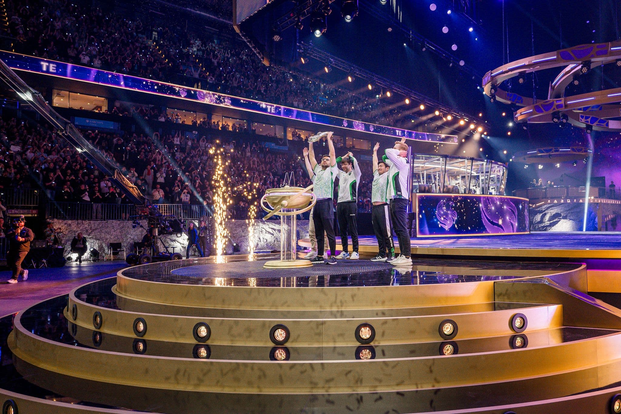 falcons-aegis-lift-dota.jpg