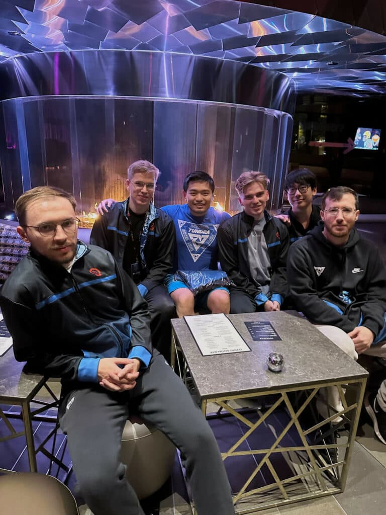 O Team Falcons é só um remake da Tundra?