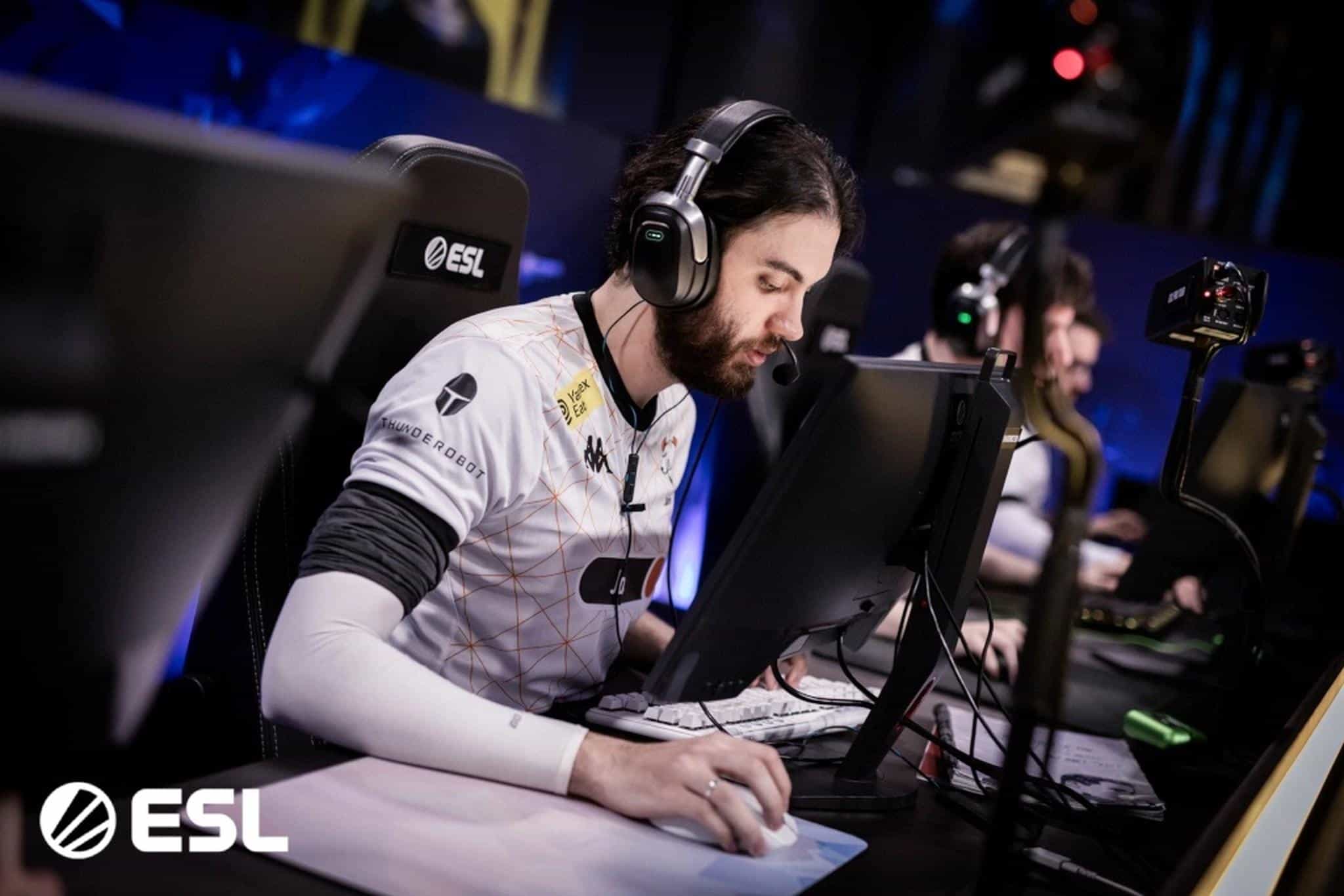 Virtus Pro coloca Jame no banco do time de CS2