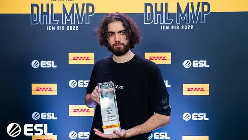 The Unorthodox Awper: How an "Outsider" Jame became a Major Champion